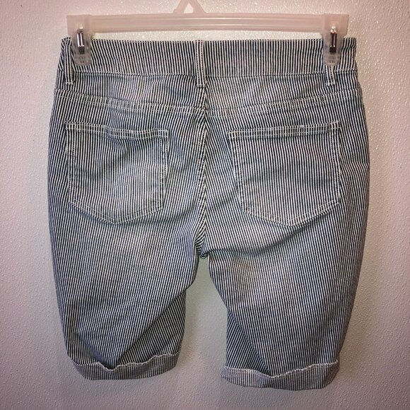Faded Glory Womens Size 6 Blue Railroad Stripe Pockets Cuffed Bermuda Shorts - Picture 6 of 9